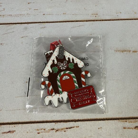 2024 Mickey's Very Merry Christmas Party Ornament Walt Disney World New - Picture 1 of 2